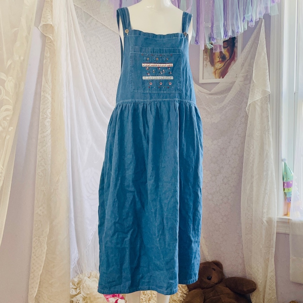 Capacity Vintage Embroidered Denim Dress